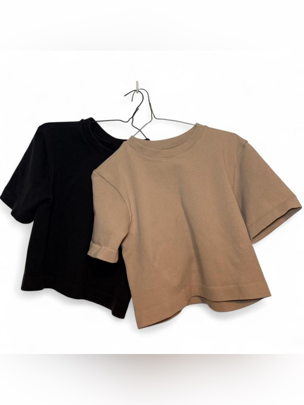 2-pack Cropped Short Sleeve Tee Bundle - Black & Camel